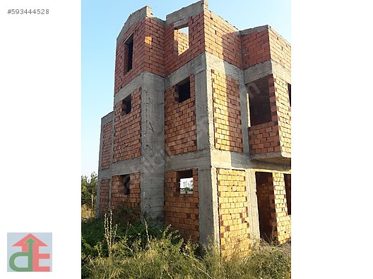 Antalya serik karadayı mahallesinde 457 m2 müstakil arsalı ev Satılık