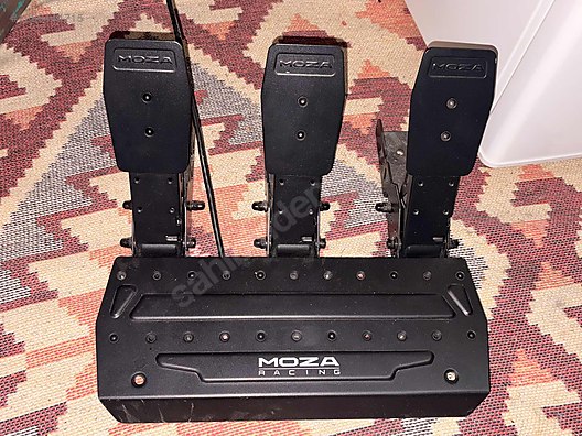 Used & Brand New Items / Gaming & Gamers Exclusive / Gaming Equipment / PC Game Racing Wheels