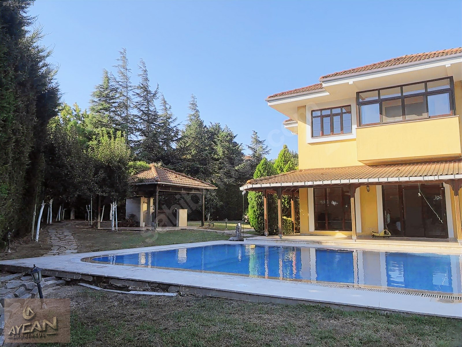 BÜYÜKÇEKMECE KARAAĞAÇ HİSAR EVLERİ FULL TADİLATLI KELEPİR VİLLA