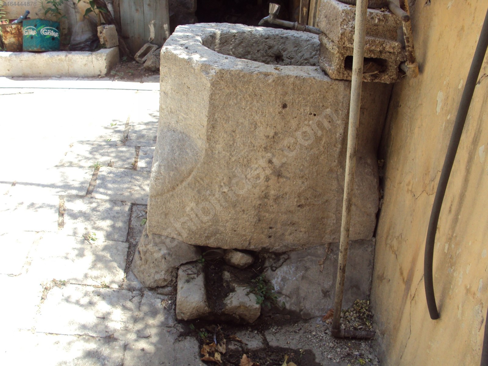 HABİBİNECCAR CAMİ KARŞISINDA 202 m2 TARİHİ DOKUSU ORJİNAL BİR EV