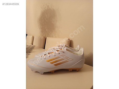 Çivisiz Beyaz 43 Numara Adidas Krampon & Ayakkabı - 1283445539