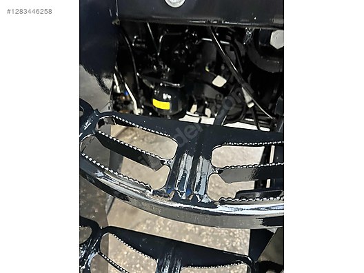 Machinery / Agricultural Machines / Tractors / New Holland / TR5.110