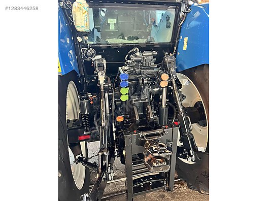 Machinery / Agricultural Machines / Tractors / New Holland / TR5.110