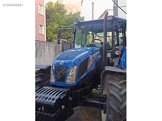 Machinery / Agricultural Machines / Tractors / New Holland / TD90D