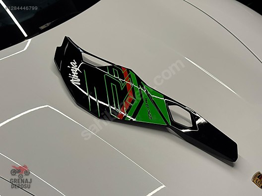 Grenaj / Kawasaki ZX4RR 2024 MODEL SAĞ ORTA GRENAJ HAZIR STİCKER