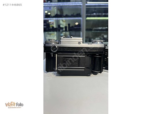 Used & Brand New Items / Cameras & Photographic Equipment / Analogue Film Cameras / 35 mm SLR / Revueflex