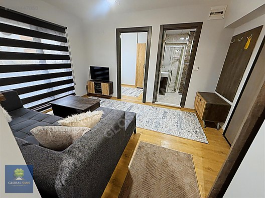 GÖRÜKLE MERKEZDE CADDE ÜZERİ EŞYALI 2+1 KİRALIK DAİRE