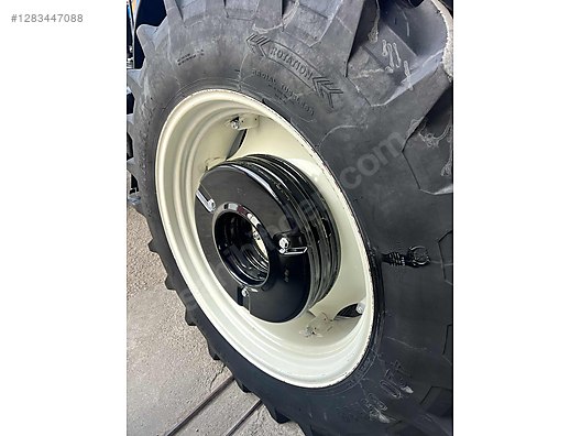 Machinery / Agricultural Machines / Tractors / New Holland / TD110D