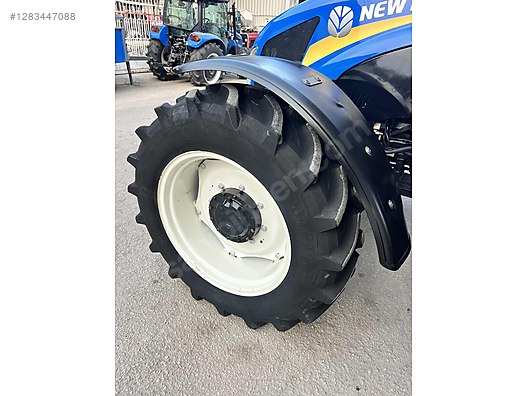 Machinery / Agricultural Machines / Tractors / New Holland / TD110D