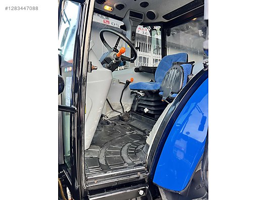 Machinery / Agricultural Machines / Tractors / New Holland / TD110D