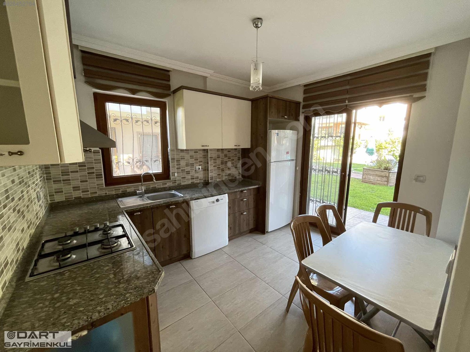 Marmaris/İçmeler�de SATILIK Eşyalı 3+1 Havuzlu Bahçe Dubleksi