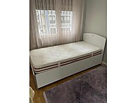 Çocuk genç bazalı yatak