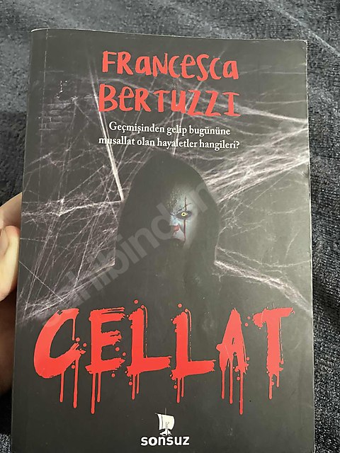 Francesca Bertuzzinin en önemli kitaplarından cellat