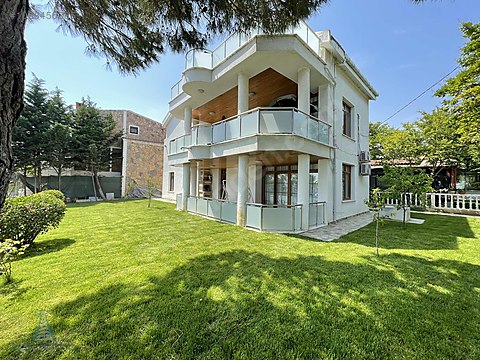 SİLİVRİ SEMİZKUM�DA SİTE İÇİ DENİZE SIFIR 3+1 SEZONLUK KİRALIK