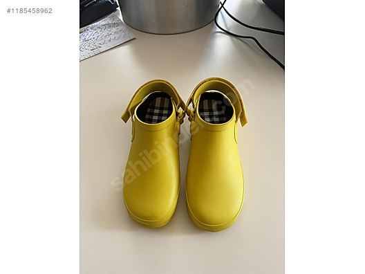 Burberry outlet rain boots best sale