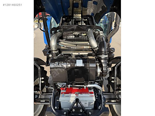 Machinery / Agricultural Machines / Tractors / New Holland / TT4.55