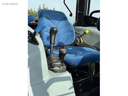 Machinery / Agricultural Machines / Tractors / New Holland / TT4.55