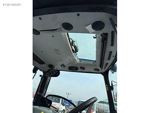 Machinery / Agricultural Machines / Tractors / New Holland / TT4.55