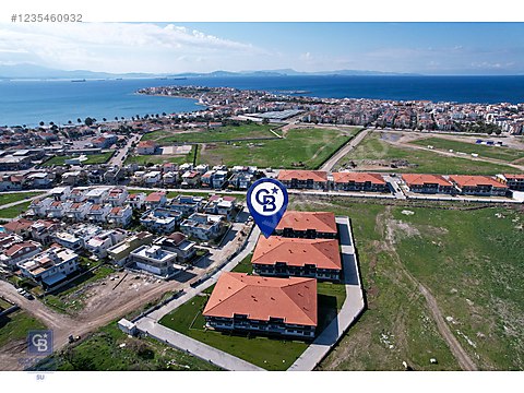 ÇANDARLI MERKEZDE SİTE İÇERİSİNDE SIFIR GENİŞ 2+1