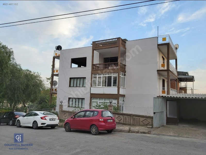 Bornova Atatürk Mahallesin de 3 Katlı Komple Satılık Bina Satılık