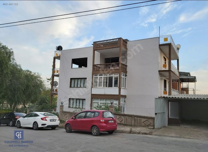 Bornova Atatürk Mahallesin de 3 Katlı Komple Satılık Bina Satılık