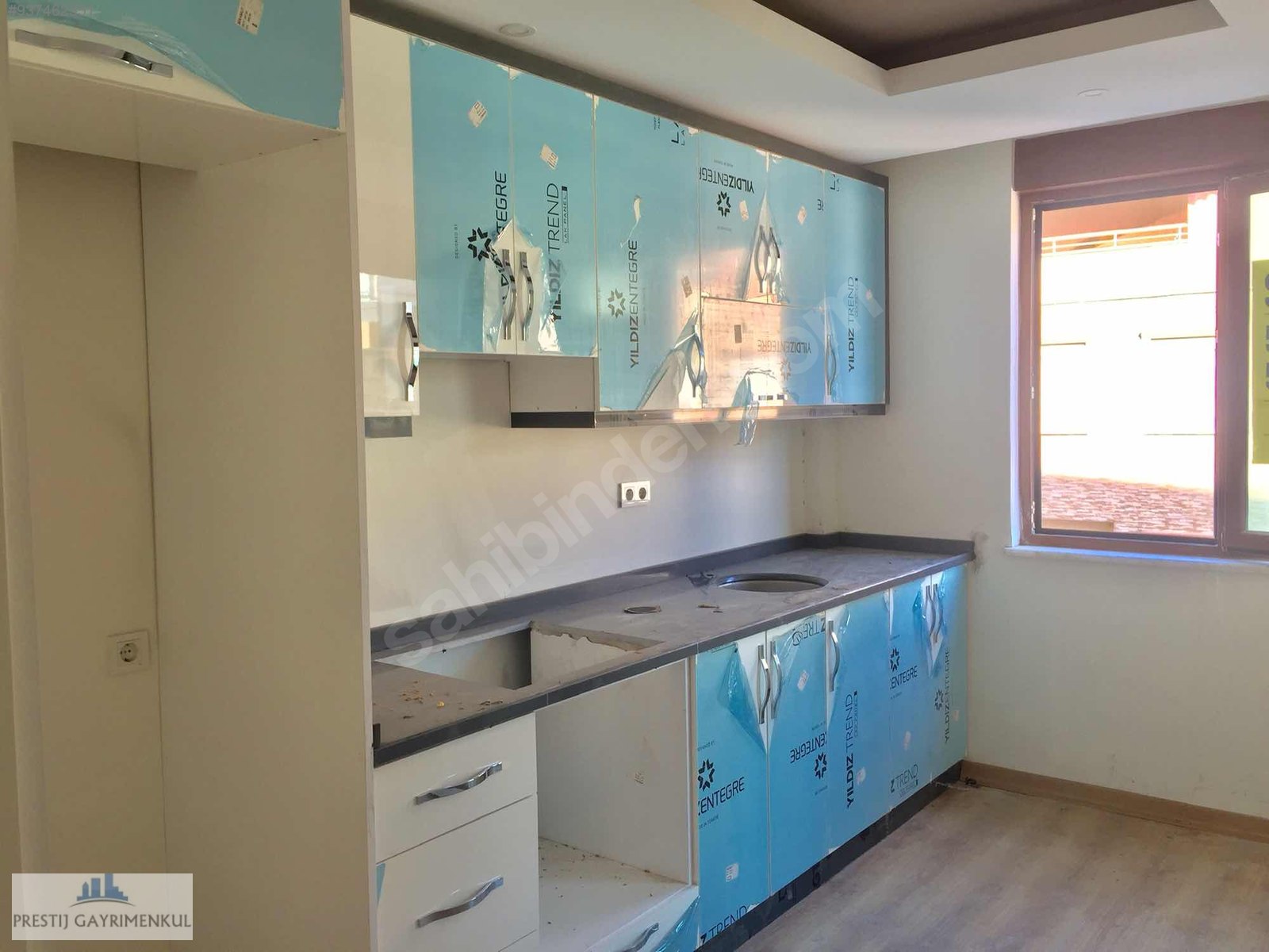 MANAVGAT MERKEZDE 2+1 ASANSÖRLÜ İSTER EV İSTER OFİS SATILIK Satılık