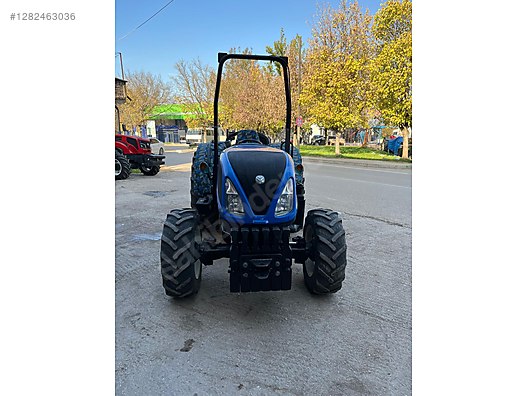 Machinery / Agricultural Machines / Tractors / New Holland / TD4.100F