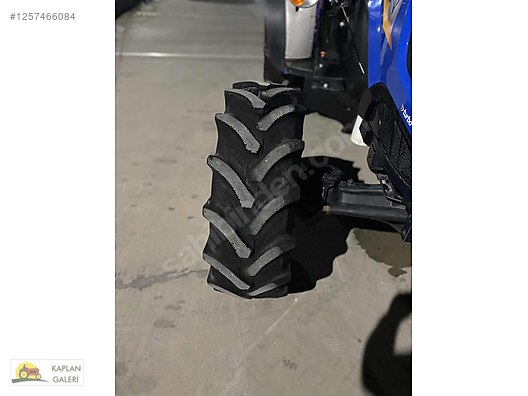 Machinery / Agricultural Machines / Tractors / New Holland / T4.80B