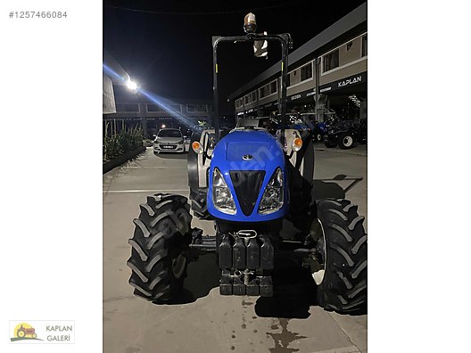 Machinery / Agricultural Machines / Tractors / New Holland / T4.80B