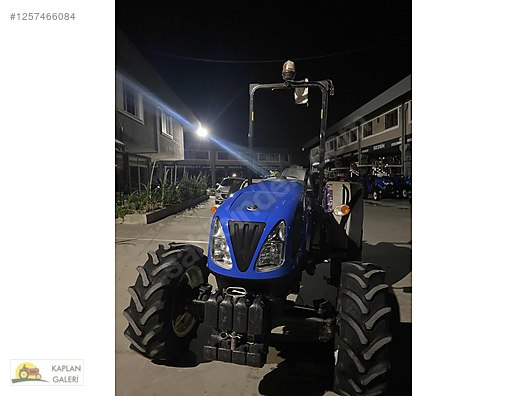 Machinery / Agricultural Machines / Tractors / New Holland / T4.80B