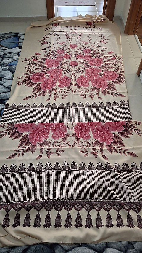 sıfır hiç kullanılmamış 40 yıllık tarihi perde 2 parca