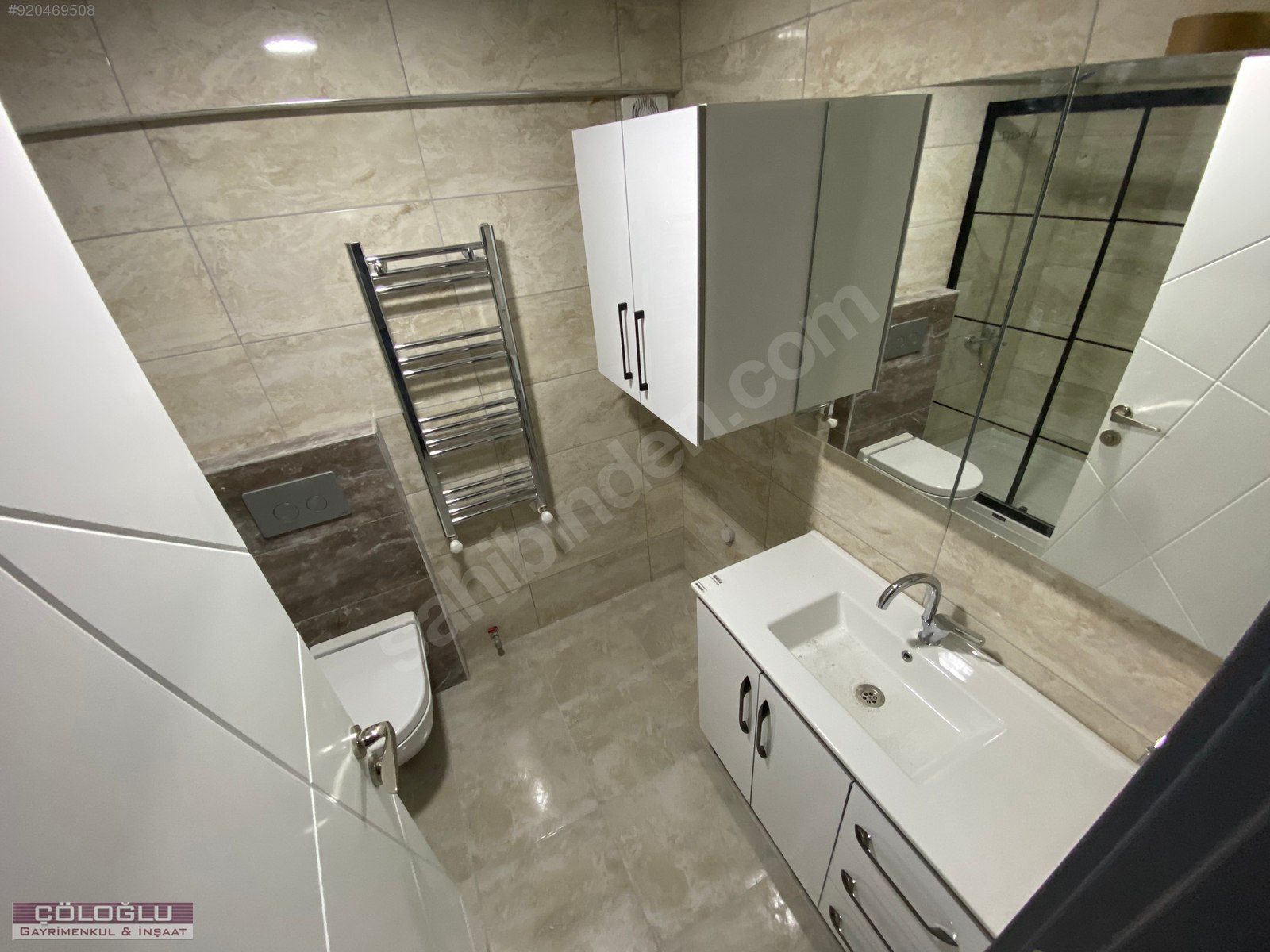 ÇÖLOĞLUNDAN PARK VADİ EVLERİ YANI SIFIR BİNADA ASANSÖRLÜ 2+1 LÜX