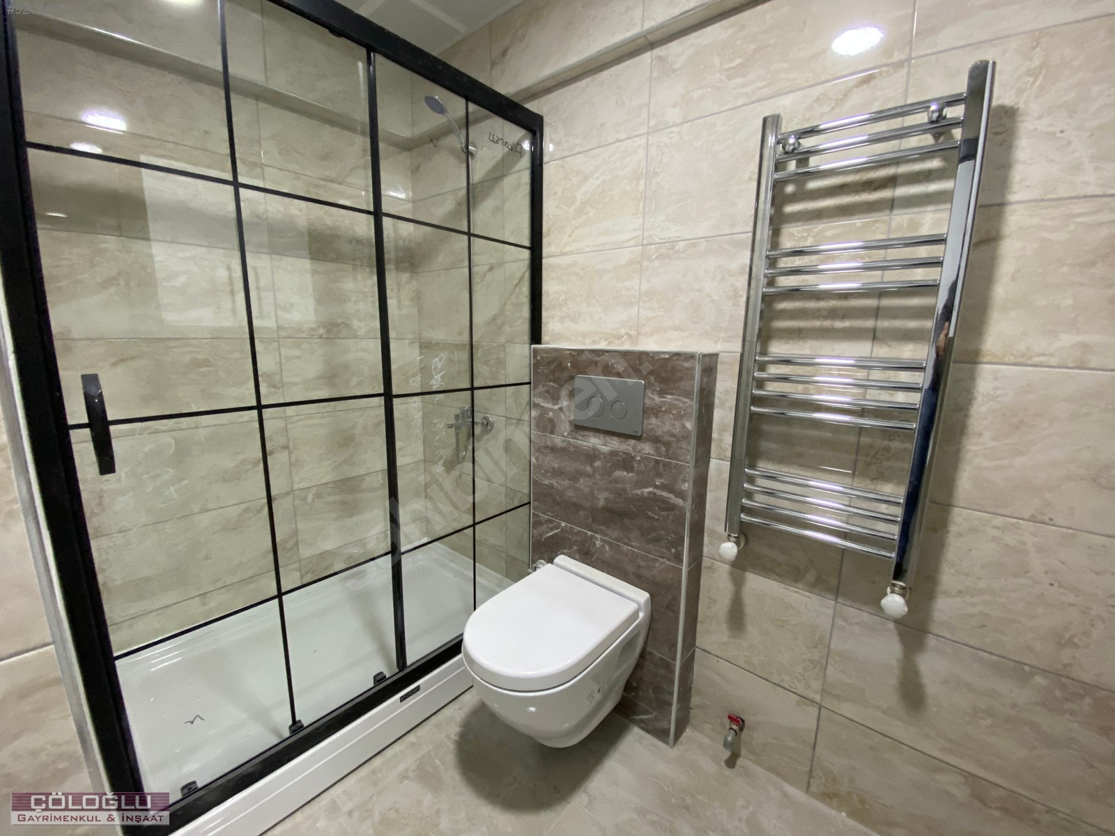ÇÖLOĞLUNDAN PARK VADİ EVLERİ YANI SIFIR BİNADA ASANSÖRLÜ 2+1 LÜX