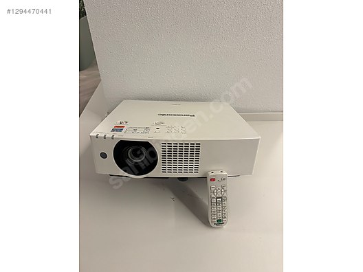 Panasonic / PANASONIC PT-VMZ71 7000 LÜMEN LAZER PROJEKSİYON