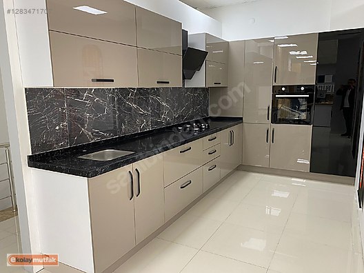 Used & Brand New Items / Home Decor / Furniture / Kitchen / Kitchen Cabinet