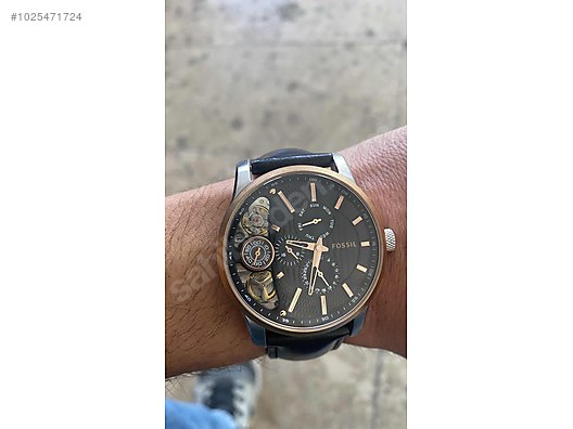 me1099 fossil watch