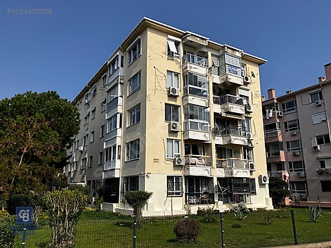 Bostanlı Sahilde Panoramik Deniz Manzaralı Keyifli 3+1 Daire