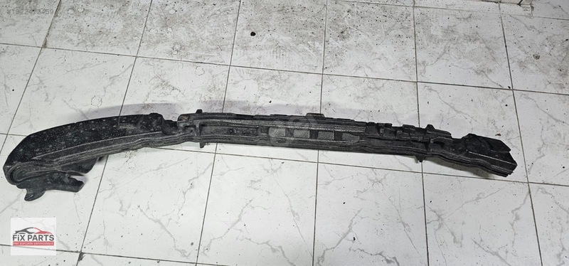 Mercedes E Tampon (Ön)