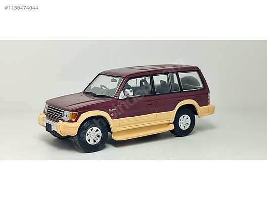 Mitsubishi pajero on sale diecast