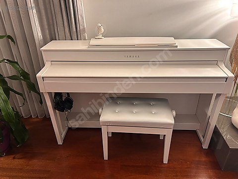 YAMAHA CLAVINOVA CLP-645 + ayarlı koltuk ve 2 ad. Sennheiser on