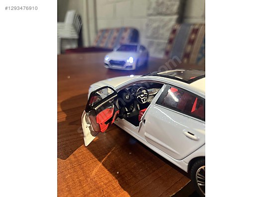 Che Zhi Diecast Model 1:24 Audi Araba - 1293476910