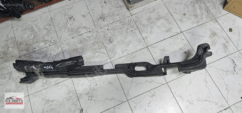 Mercedes E Tampon (Ön)