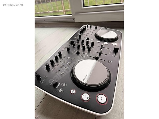 Pioneer DJ DDJ-ERGO-V コントローラー Amazon | Pioneer DDJ-ERGO-V DJコントローラー (パイオニア DDJERGOV