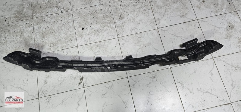 Mercedes EQA Tampon (Ön)