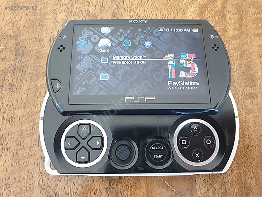 PSP GO (PSP-N1004) at 1267479180