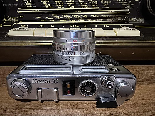 Used & Brand New Items / Cameras & Photographic Equipment / Analogue Film Cameras / 35 mm Film Cameras / Yashica