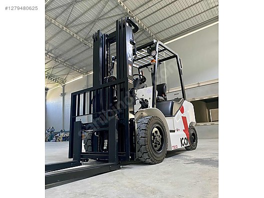 Machinery / Industrial / Carrying & Stacking Equipment / Forklifts / For Sale / Ceylift