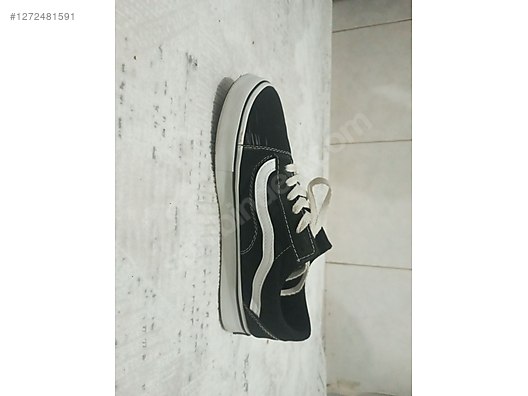 Used & Brand New Items / Clothing & Accessories / Women / Shoes / Sneakers