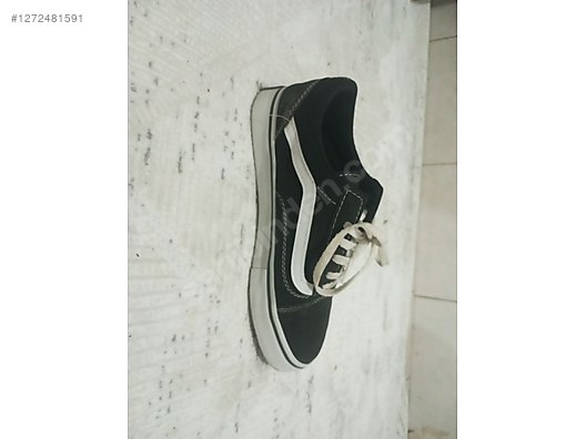 Used & Brand New Items / Clothing & Accessories / Women / Shoes / Sneakers