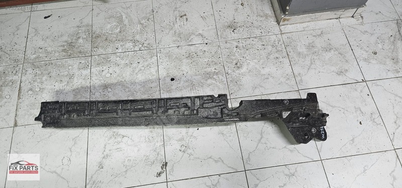 Mercedes E Tampon (Ön)
